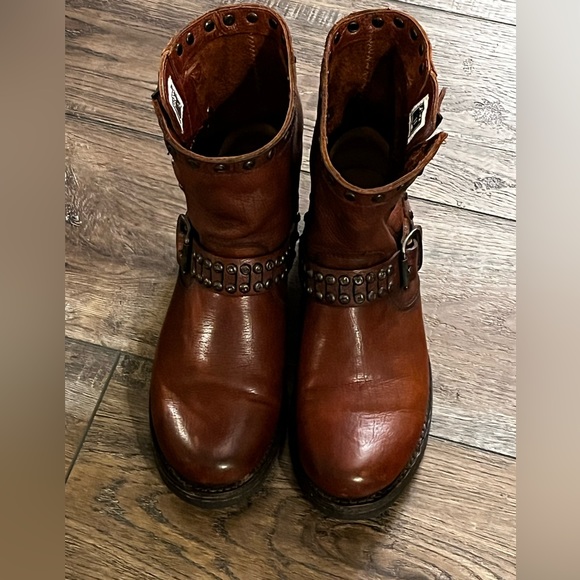 Frye Veronica cognac leather moto boots. - Picture 5 of 13